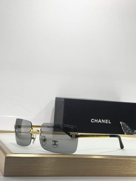 Picture of Chanel Sunglasses _SKUfw76990399fw